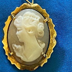 Vintage Sterling Silver Cameo Brooch/Pendant